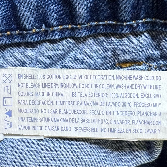 Forever 21 High Rise Distressed Button Fly Medium Wash Jean Shorts Size … - Picture 10 of 11